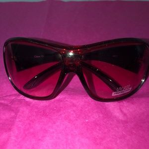 *** NEW *** Rhinestone Accent Modern Sunglasses